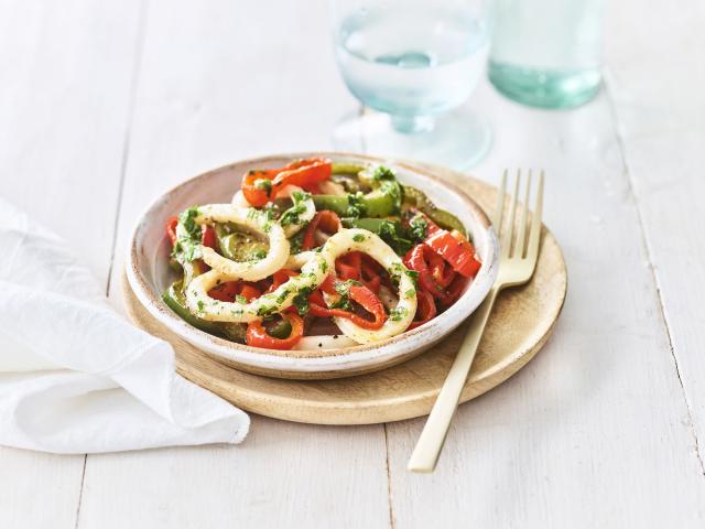 Gegrilde inktvis en paprika met kruidenolie