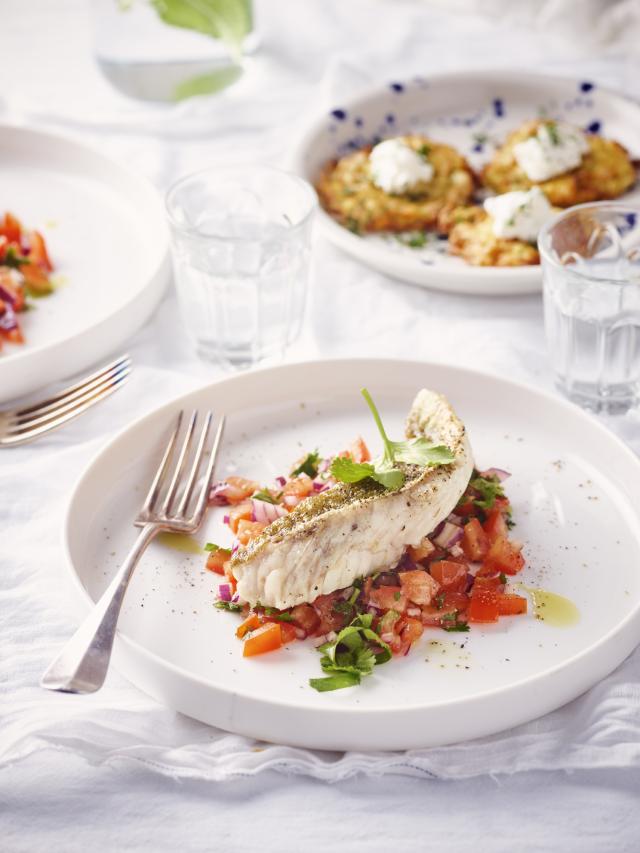 Rode poon met tomatensalsa, rösti en kwark Rode poon met tomatensalsa, rösti en kwark
