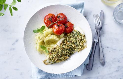 Heek met kruidenkorst en puree van venkel