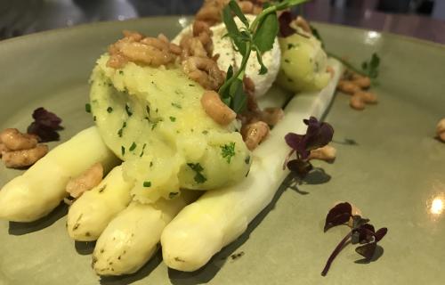 Gerecht met asperges van Int Hofken, Haacht