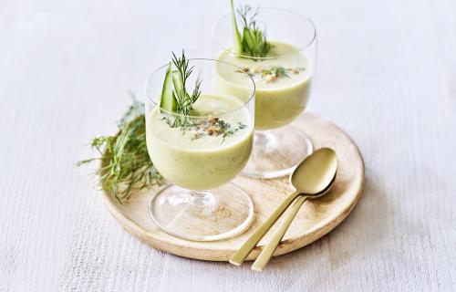 Koude komkommersoep met yoghurt