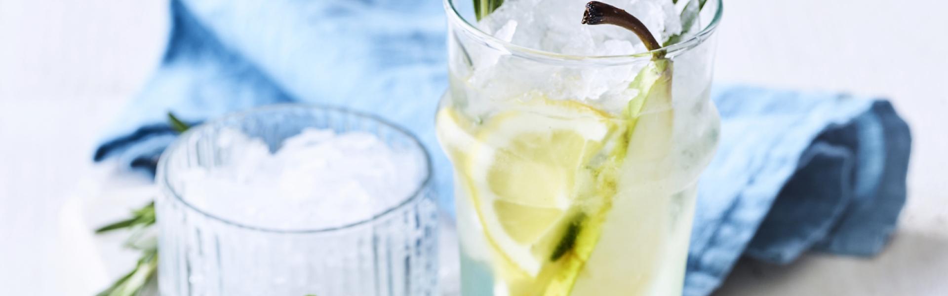 Rozemarijnlimonade met peer Rozemarijnlimonade met peer