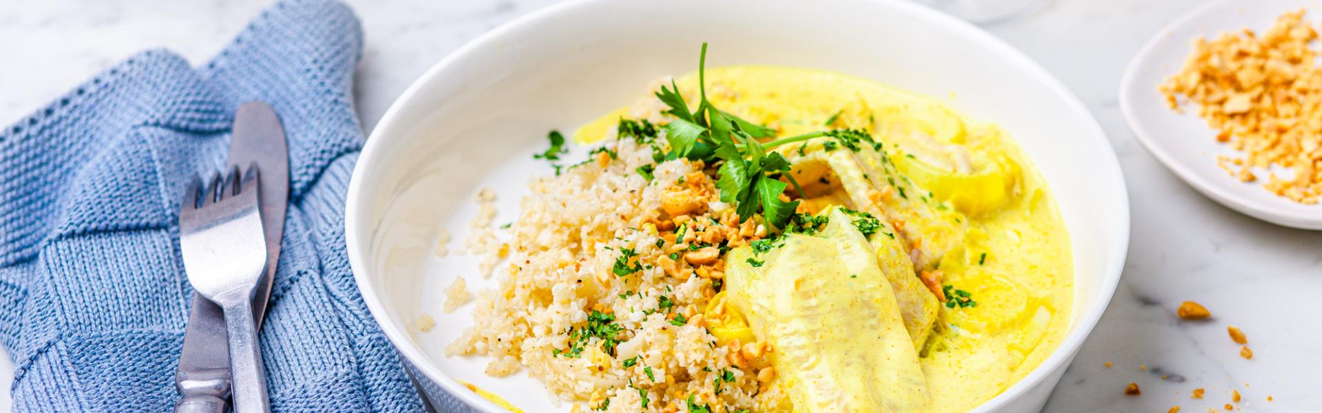 Tongschar in currysaus met bloemkoolrijs Tongschar in currysaus met bloemkoolrijs